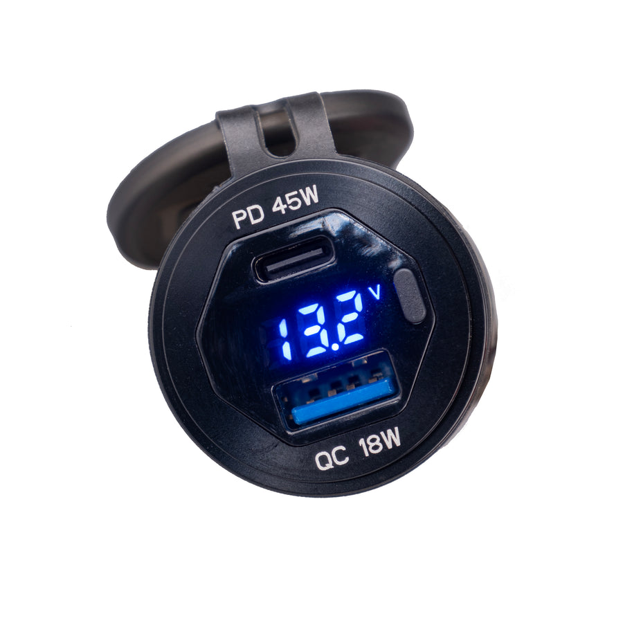 PA032 Dual port USB-C and USB-A power adapter/voltmeter